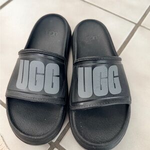 Women’s Ugg slides size 6
